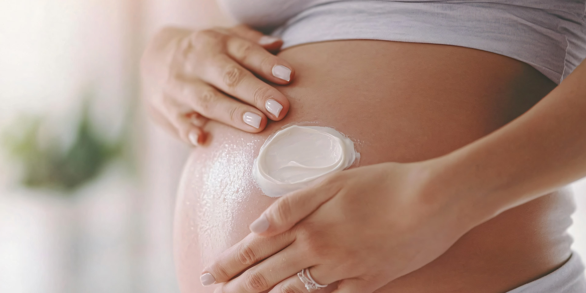 Qual o melhor creme para estrias na gravidez? Guia Dermis